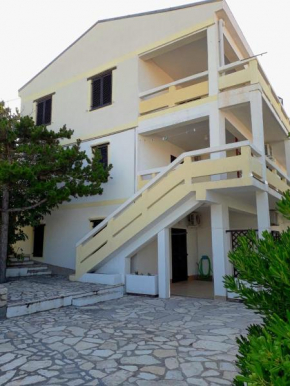Apartments with a parking space Pag - 18325